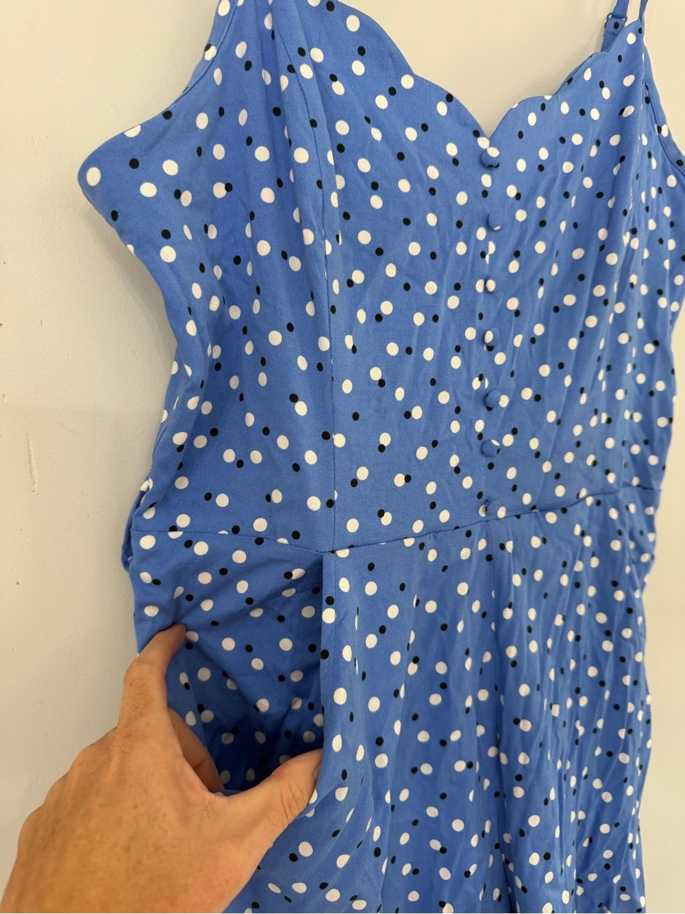 Market & Spruce Women’s Large scalloped neckline light blue polka dot romper - Picture 4 of 9